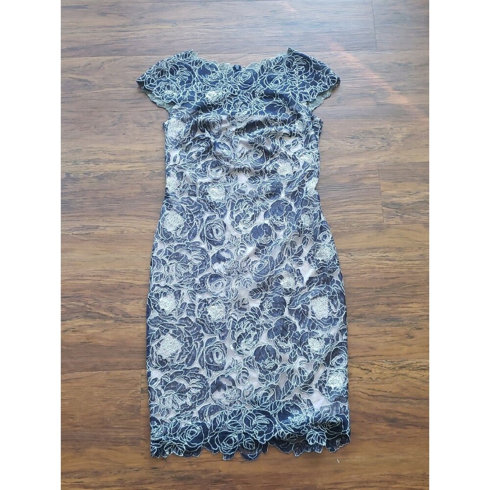 Tadashi Shoji Navy Cream Floral Lace Dress Size 6P Romantic Feminine Trendy - Picture 2 of 8